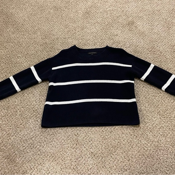 banana republic Women’s Crop Top Sweater Size Medium - Picture 2 of 5